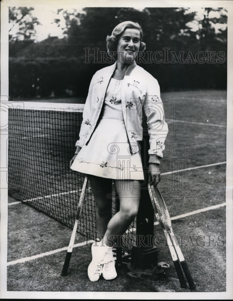 1957 Press Photo British tennis star Shirley Bloomer at Wimbledon England - Historic Images