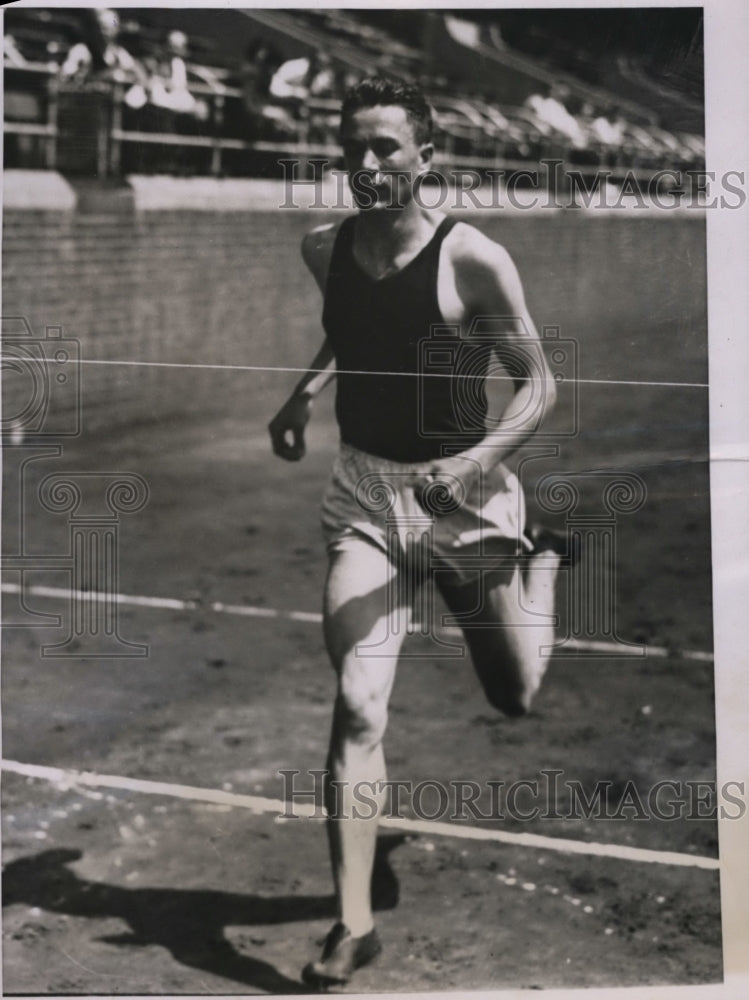 1936 Press Photo University of PA track star Gene Venzke in 1500 meters- Historic Images