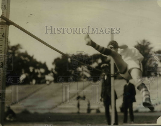 1925 Press Photo Mary Stukin in high jump event at San Francisco meet - Historic Images