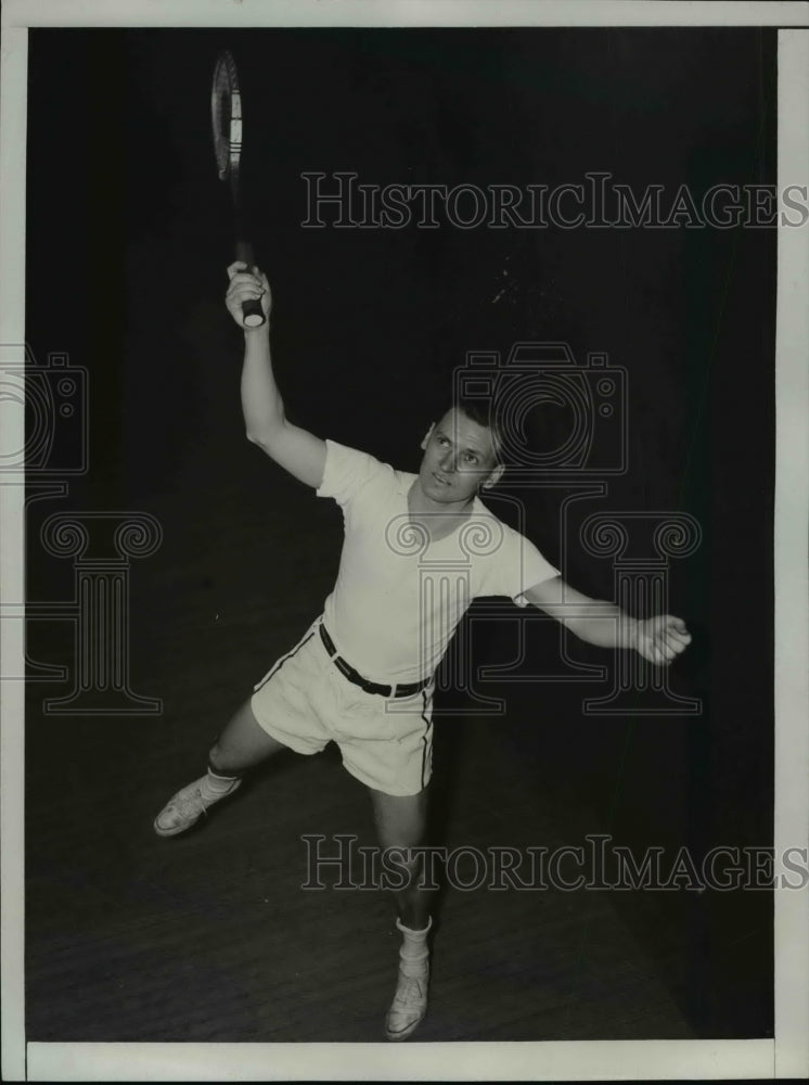 1935 Press Photo Edward E Jenkins Jr vs Albert Law Jr at Indoor National tennis- Historic Images