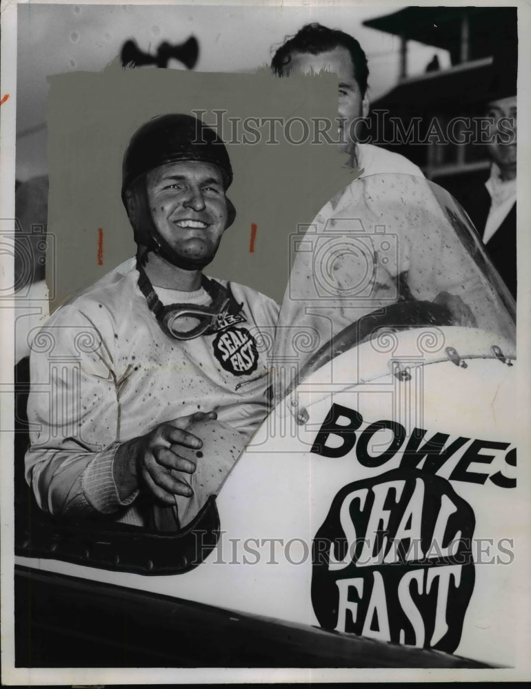 1948 Press Photo driver Rex Mays behind the wheel of Bowes Seal Fast car - Historic Images