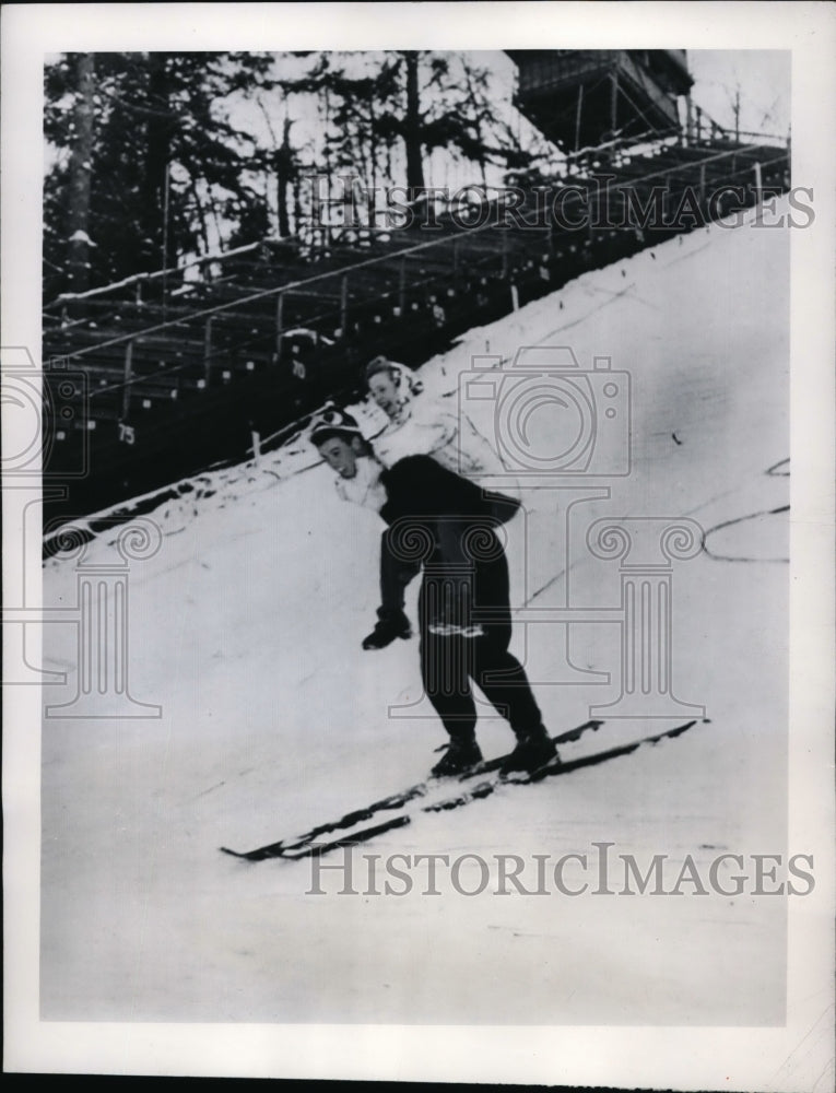 1950 Press Photo Keith Wegeman &amp; Toni Berber ski at Lake Placid NY - net24984 - Historic Images