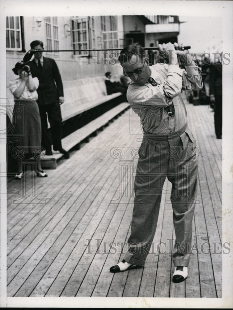 1938 Press Photo Captain William Oxenham blind golfer for Western Open- Historic Images