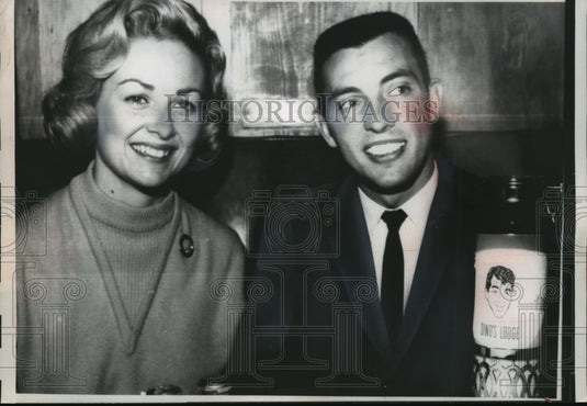 1963 Press Photo Rose Queen Nancy Davis & Wisconsin star QB Ron Vander Kelen - Historic Images