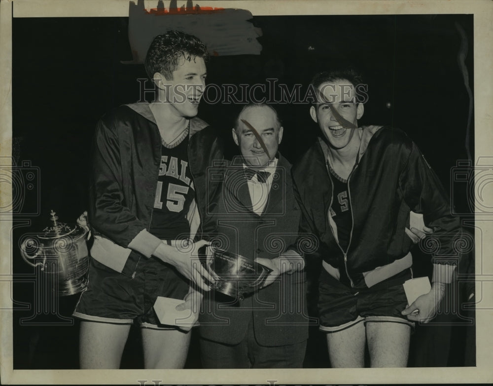 1952 Press Photo Coach Ken Loeffler with La Salle basketball players - net26928- Historic Images