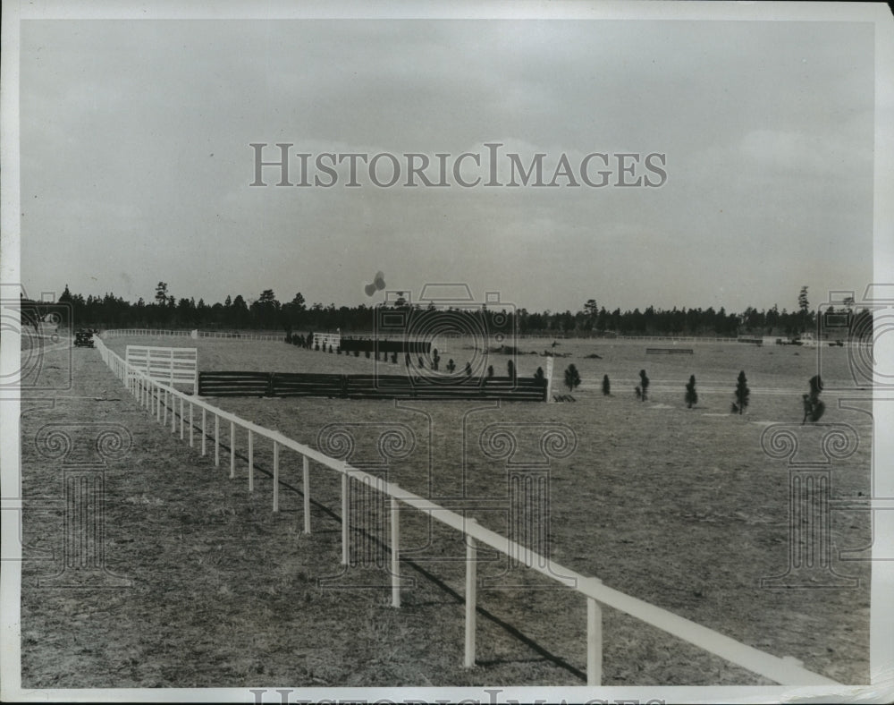1935 Press Photo Sandhill Steeplechase course at Pinehurst NC ready for a race- Historic Images