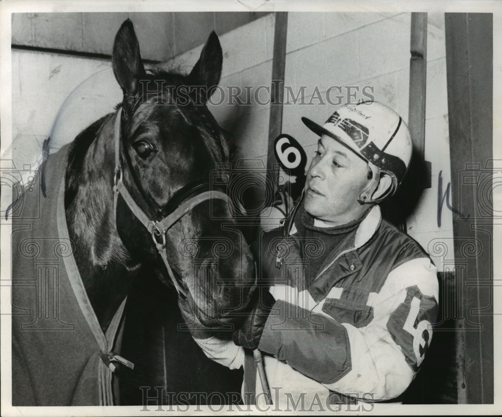 1973 Press Photo Driver Leroy Copeland &amp; trotter Romalong at Atlantic race- Historic Images