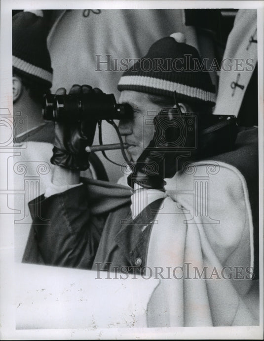 1966 Press Photo Band member uses binoculars to track game action - net27207 - Historic Images
