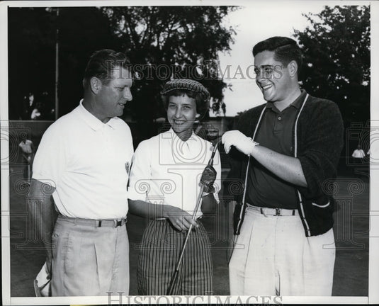 1957 Press Photo Ward Wettlaufer takes lead in Men's Amateur Division - Historic Images