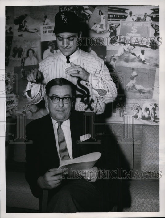 1961 Press Photo White Sox General manager Ed Short & Chuck Gorney - net28256 - Historic Images