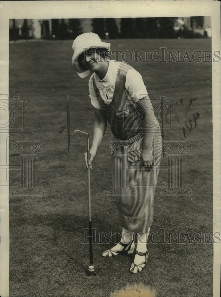1922 Press Photo Lillian Atherton at a golf course - net28824 - Historic Images
