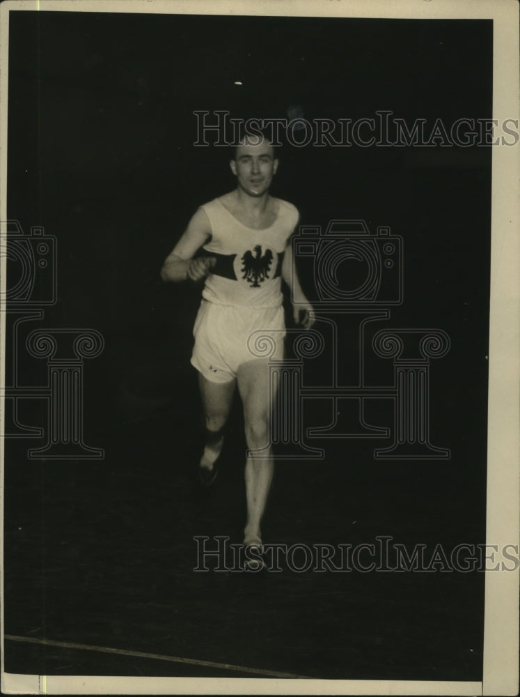 1926 Press Photo Hubert Houben sprint champ of Europe trains in NY - net29153 - Historic Images