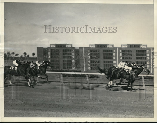1939 Press Photo Dunade wins the Pan American Purse race at Hialeah Park - Historic Images