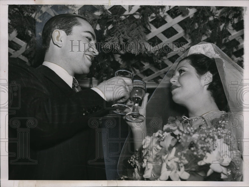 1937 Press Photo Boxer Barney ross &amp; bride Pearl Siegel at Chicago wedding- Historic Images