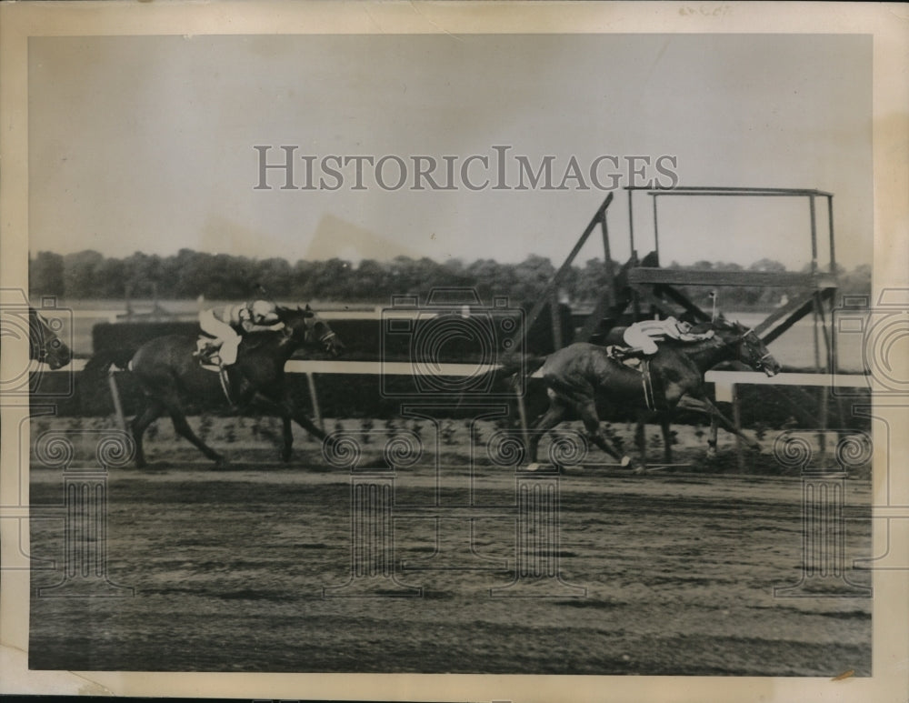 1939 Press Photo Belmont races in NY FA Smith on Knickerbocker vs Heelfly- Historic Images