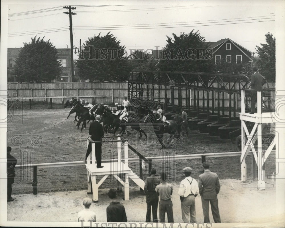 1937 Press Photo Aqueduct races in NY Jack Be Nimble wins the race - net29825 - Historic Images