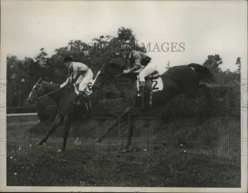 1938 Press Photo Sumatra &amp; Rideaway in Filon D&#39;Or steeplechase at Belmont NY - Historic Images