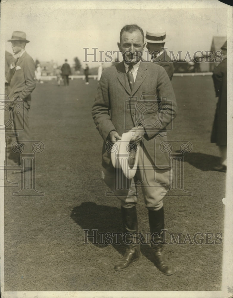 1929 Press Photo Captain Wesley J White referee at polo Westchester NY - Historic Images