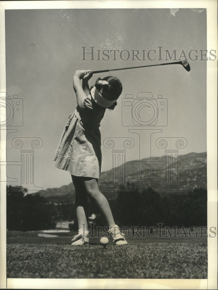 1941 Press Photo At Top of Swing Left Heel Raised Left Arm Unbent - net34693 - Historic Images