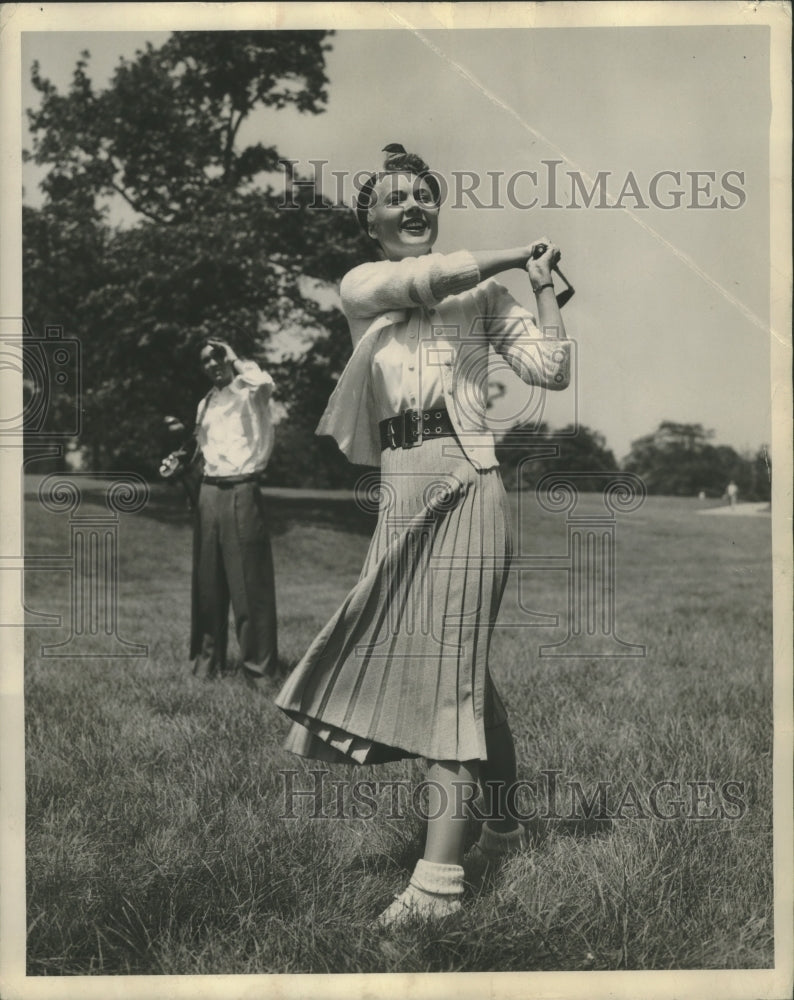 1947 Press Photo Unidentified Golfers - net34735 - Historic Images