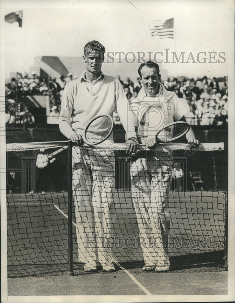 1934 Press Photo Lester Stoefen and Wilmer Allison shown before start of match - Historic Images