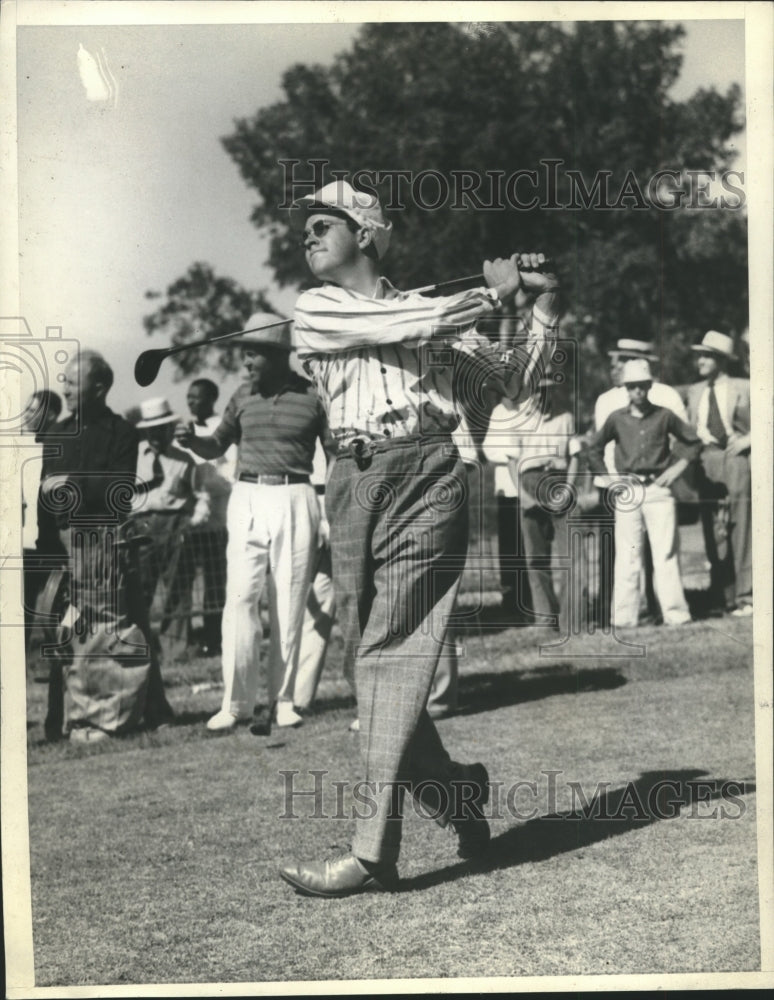 1937 Press Photo Rufus King watches the ball - net34973 - Historic Images