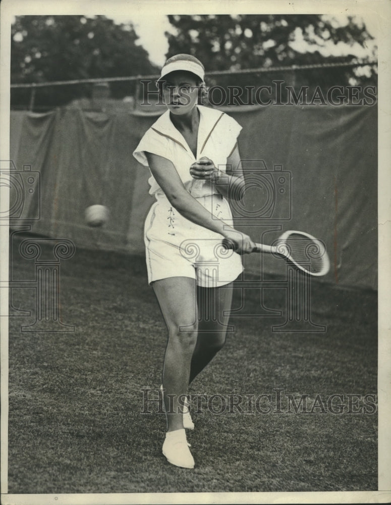 1933 Press Photo Alice Marble in match against Betty Nuthall of Tennis Champs - Historic Images