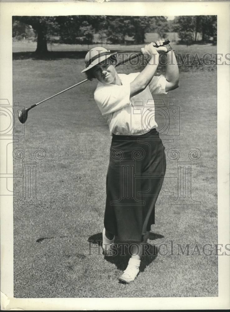 1937 Press Photo Patty Berg Competes in the Womens Western Golf Derby in Chicago- Historic Images