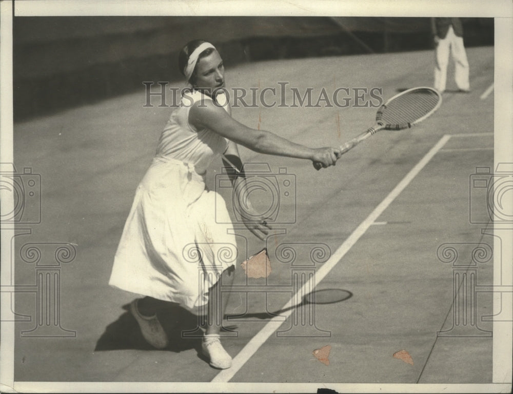 1933 Press Photo Helen Jacobs Completes Forehand Drive During Tourney in L.A.- Historic Images