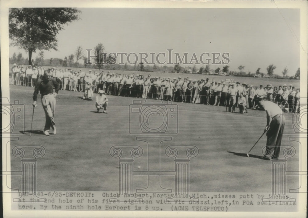 Press Photo Chick Harbert Misses Putt by Inches at 2nd Hole of First 18- Historic Images
