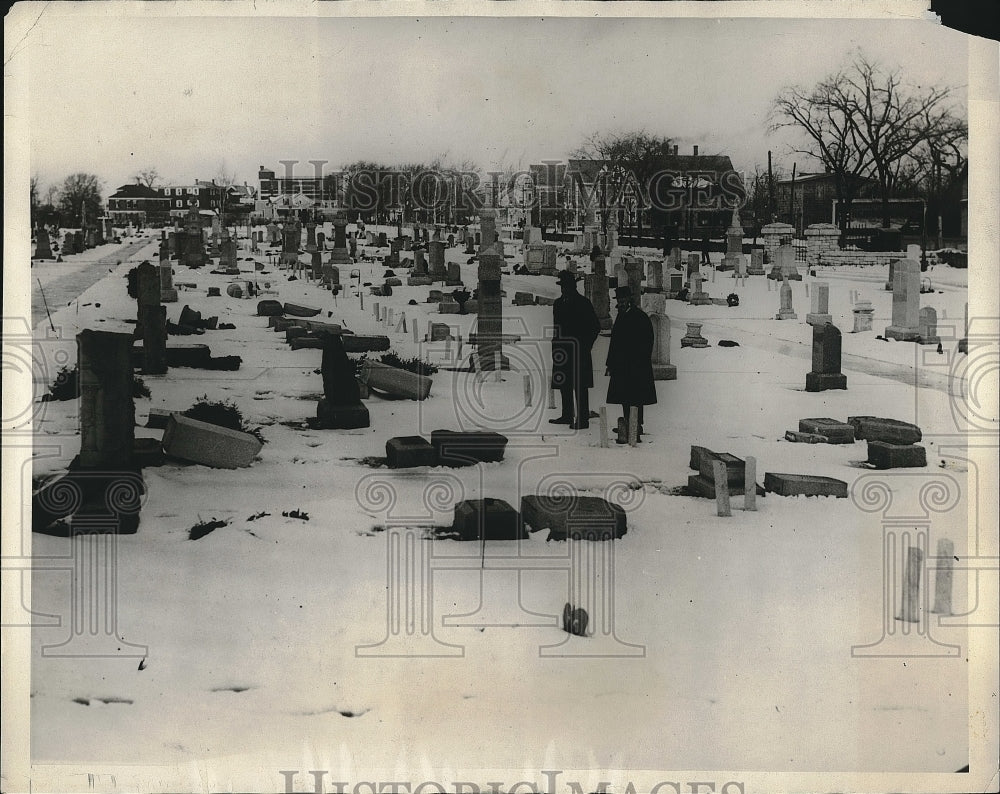 1924 Press Photo Mount St. Mary's Cemetery Tombstones Overturned - Historic Images