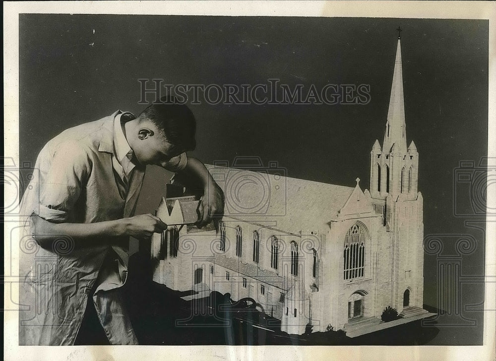 1931 Press Photo Young Genius Model Builder Robert Schultz At Work St. Cecilia - Historic Images