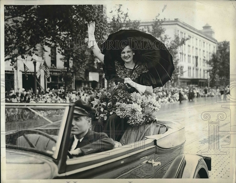 1933 Press Photo National Firemen&#39;s Parade, Mildred Bargagni, Parade Hostess - Historic Images