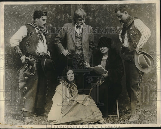 1930 Press Photo Elizabeth Sullivan, The Chisholm Trail, Margaret Cook, K. Perry - Historic Images