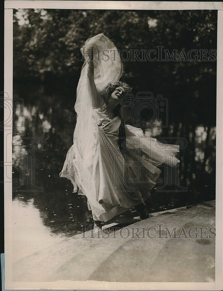 1927 Press Photo Mrs. Ada Coates Phillips, Artist - Historic Images