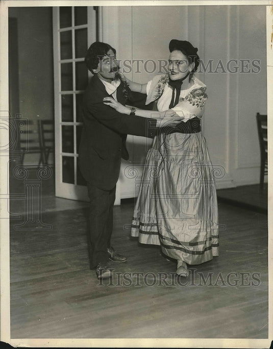 1930 Press Photo Yvonne Smith as Archimede, Theodora Douglas "Enter Madam"-Historic Images