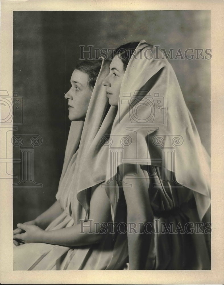 1931 Press Photo Harriet Forrester &amp; Blanche Boardman in &quot;Antigone&quot; - Historic Images