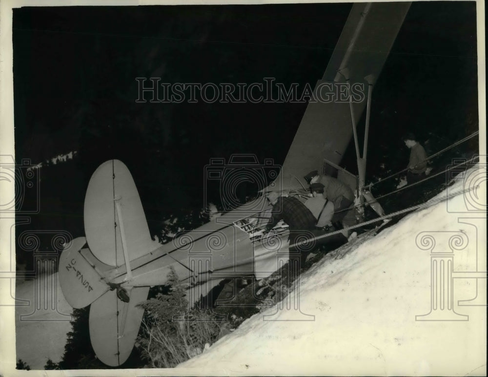 1939 Press Photo Airplane Crash Kills Mr., Mrs. Cecil and Dixie Olinger, Seattle - Historic Images