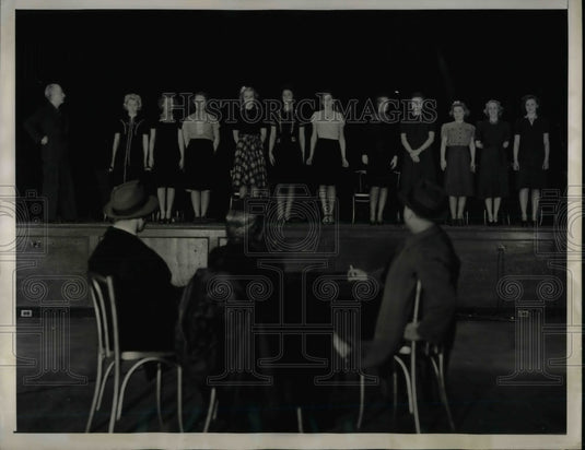 1940 Press Photo Judges Picking Cast for "American Jubilee" - Historic Images