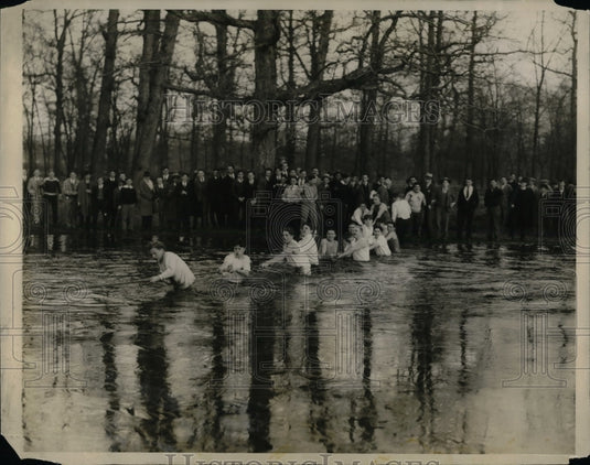 1930 Press Photo Annual Tug-of-war at Villanova College - Historic Images