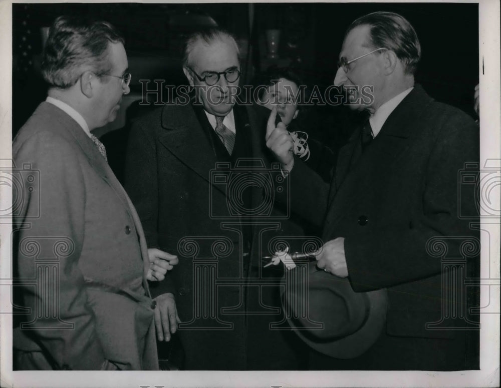 1947 Press Photo Alcide De Gasperi, Italy, Thomas Burke, Cleveland, A. Tarchiani - Historic Images