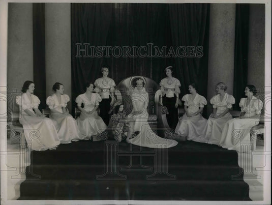 1937 Press Photo Nancy Bumpus, Queen, Tournament of Roses Parade - Historic Images