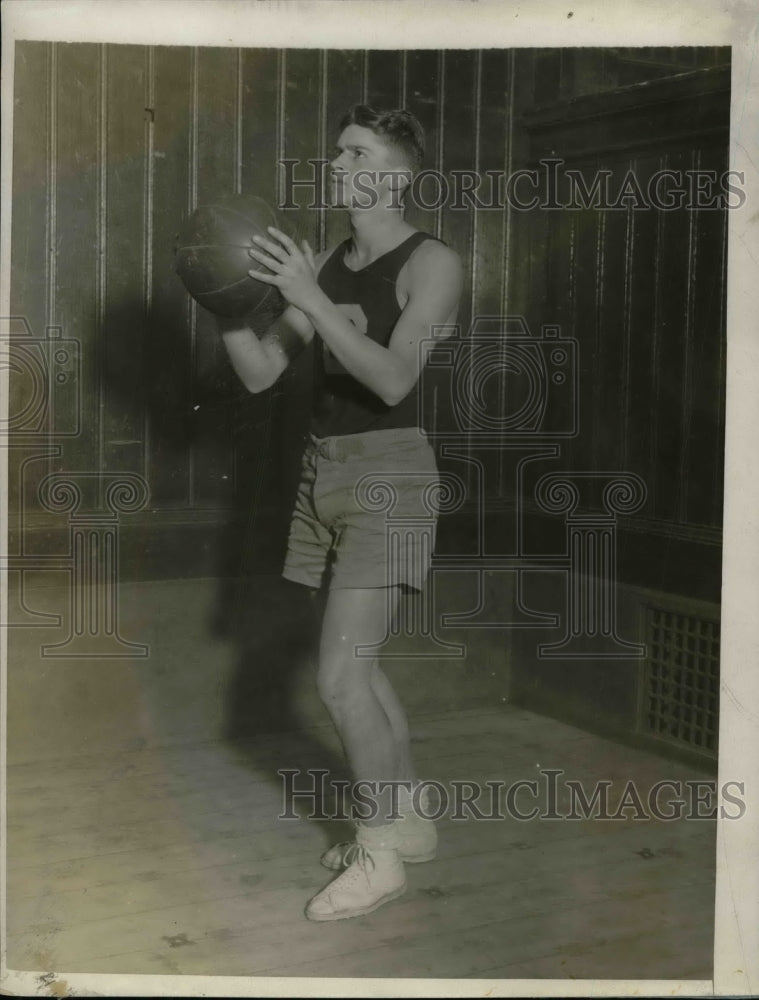 1929 Press Photo Bob Watson, Columbia University Basketball Guard, New York City - Historic Images