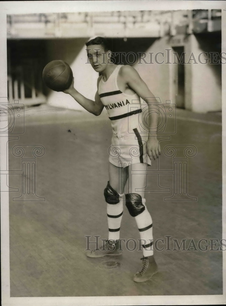 1929 Press Photo University of Philadelphia Basketball Guard Sandel at Palestra-Historic Images