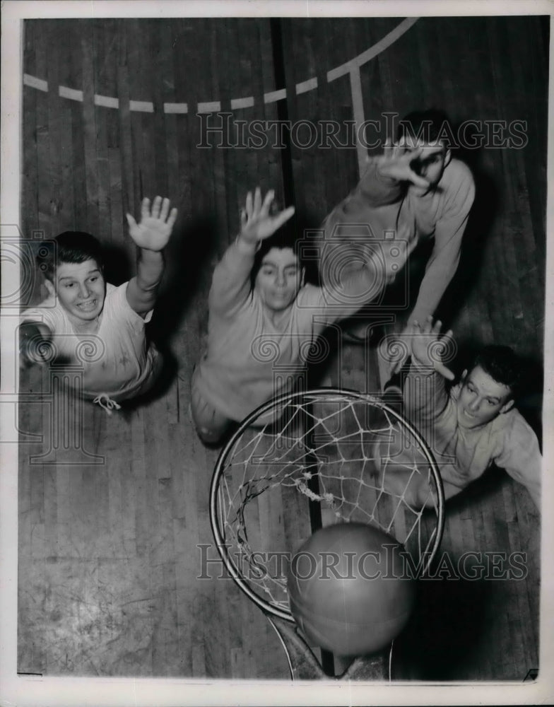1938 Press Photo Georgetown Basketball Team Practicing @ New York University Gym - Historic Images