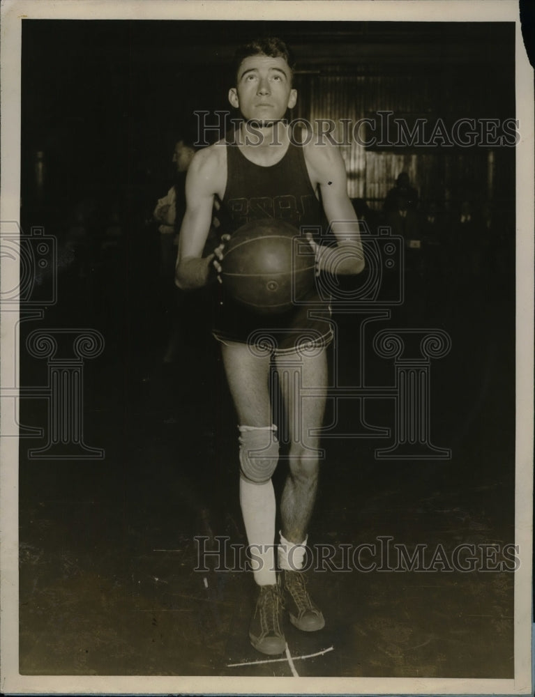 1927 Press Photo Fodder, Center for Yale University Basketball - Historic Images