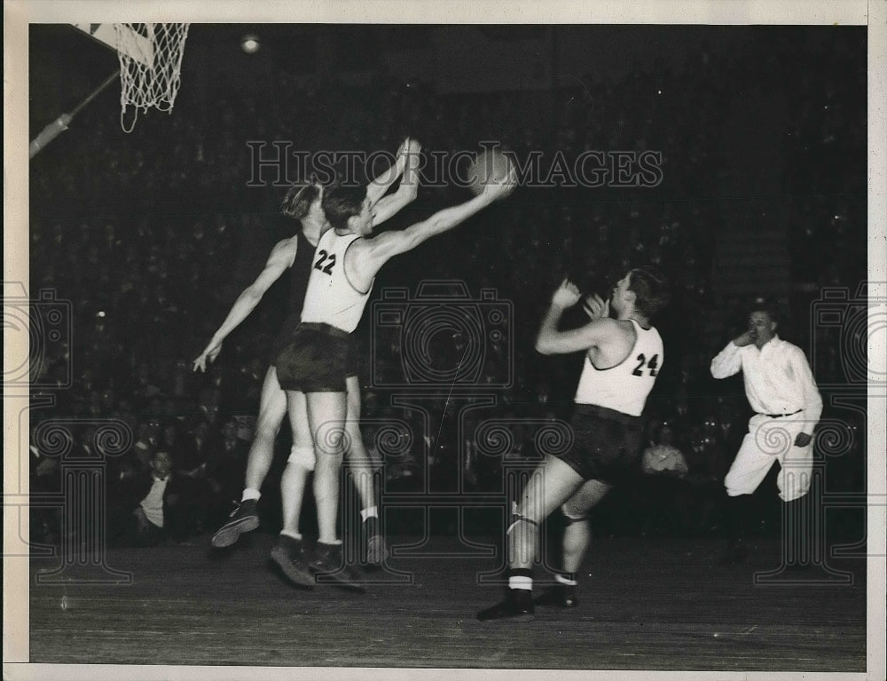 1935 Press Photo Russo of Long Island University Grabs Basketball - Historic Images