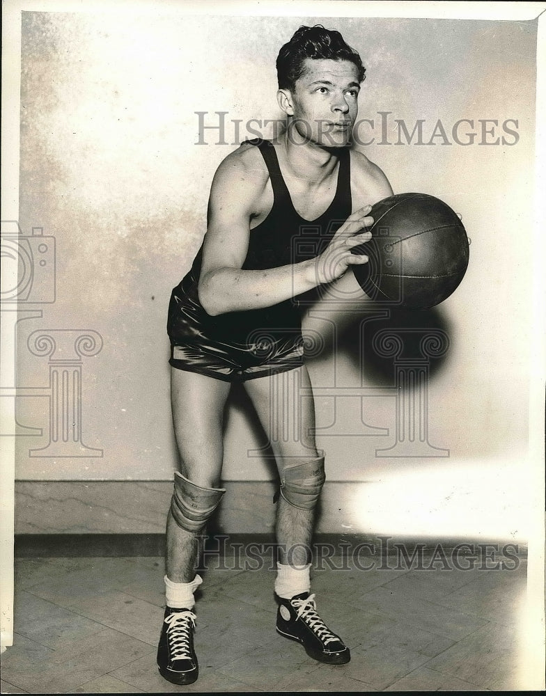 1937 Press Photo John Simonaitis, Captain and Guard for Syracuse University - Historic Images