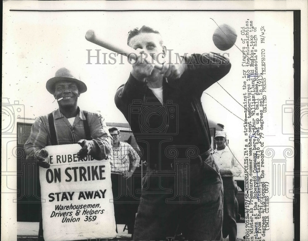 1958 Press Photo Arthur William, Ed Ruikka, Strikers at Ruberoid Company - Historic Images