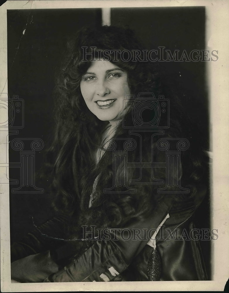 1915 Press Photo Mrs. Diamond Brown, Wife of Dudley F. Brown, Drug King-Historic Images